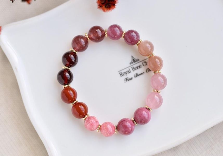 石榴石+草莓晶+菱錳礦+碧璽+南紅瑪瑙+粉晶暖色系水晶手鍊 石榴石,草莓晶,菱錳礦,碧璽,南紅瑪瑙,粉晶,水晶手鍊