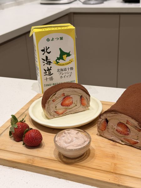 台灣大湖草莓 x 日本十勝可可奶霜薄餅捲 