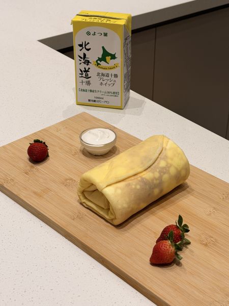 台灣大湖草莓 x 日本十勝奶霜薄餅捲 