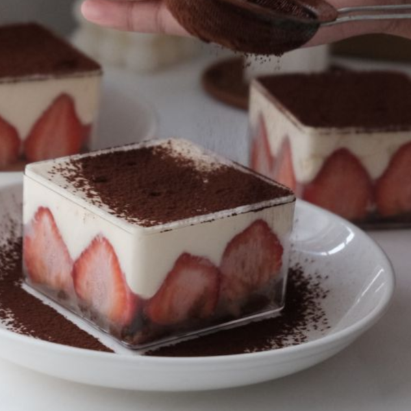 草莓提拉米蘇含酒精（限自取） 