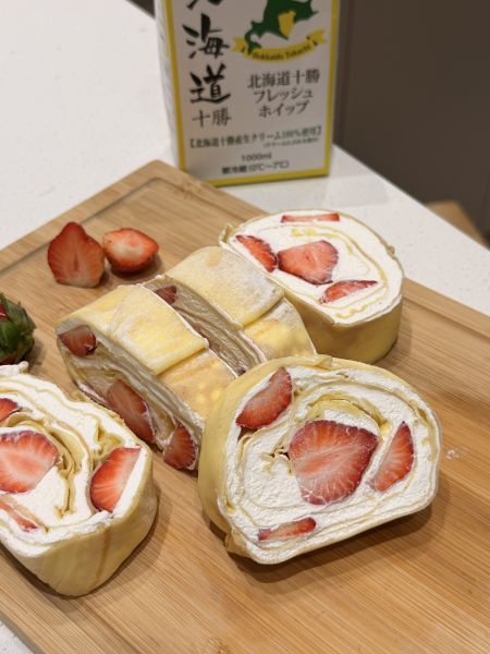 台灣大湖草莓 x 日本十勝奶霜薄餅捲 