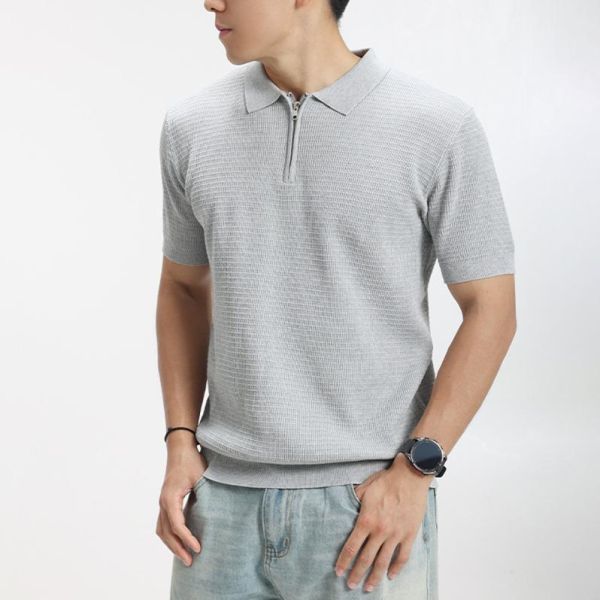 針織翻領短袖上衣(3色) 短袖上衣推薦,百搭短袖T恤,寬鬆短袖T恤,顯瘦短袖,素面短T,韓系短袖上衣,日系短袖T恤,情侶短袖T恤,中性短T,薄款短袖夏季必備,涼感短袖上衣,不易皺短T,厚磅短袖T恤,親膚棉質短袖,修飾身形短袖,透氣不悶短T,微落肩短袖,基本款短袖T恤,長版短袖上衣,開衩短袖設計,居家短袖T恤.運動短袖T恤,外出必備短袖,旅行短袖上衣,學生短袖推薦,街頭風短T,極簡風短袖,大地色短袖T恤,網紅愛用短T,短袖上