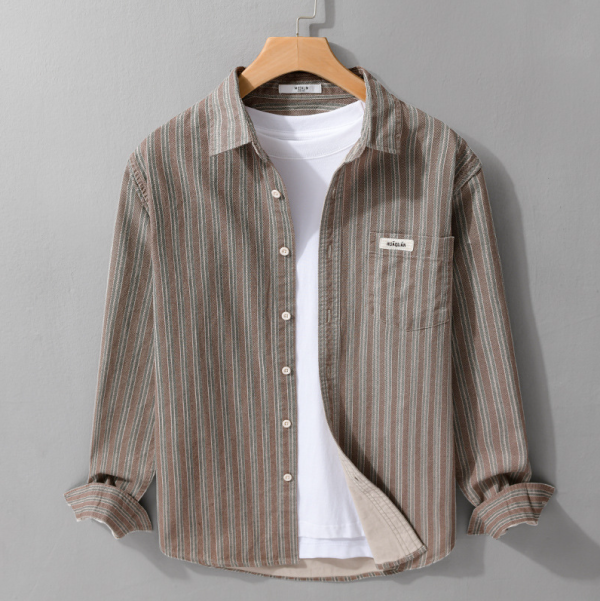 簡約單口袋條紋長袖襯衫(2色) 透氣棉麻服飾,親膚涼爽,輕量通風,適合夏日穿著,復古衣著,休閒服飾,清涼透氣,日系風格,簡約服飾,男裝,秋冬穿著,中性服飾,春夏穿著,套裝