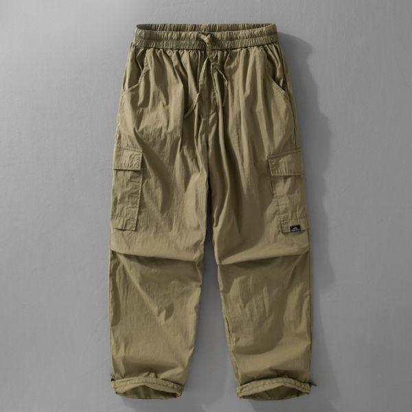 鬆緊腰圍工裝直筒褲 直筒褲,寬褲,寬褲男,涼感褲,棉麻褲,高腰褲,西裝褲,九分褲,七分褲,顯瘦褲,修身褲,彈性褲,有彈性長褲,涼感布料褲,抗皺褲,不易皺褲,防曬褲,修飾腿型褲,高彈性褲,大口袋褲,立體口袋設計,收腹褲,親膚舒適褲,涼感西裝褲,無束縛長褲,上班穿搭褲,出遊推薦褲款,約會穿搭褲,OL氣質褲子,夏天透氣褲,旅行百搭褲,家居舒適褲.夏季輕盈褲裝,顯瘦穿搭推薦