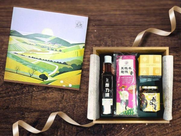 【母親節補給日】幸福台九線｜咬薑啜醋禮盒 源天然幸福台九線咬薑啜醋禮盒,咬薑啜醋禮盒,黑纖米,黑纖米麵線,清亮麻油薑,原力釀有機洛神酵醋,客家禮盒,台東特產,節慶送禮,養生禮盒,台東池上米,台灣在地農產品,健康飲食,小農直送,客委會,節慶禮盒,黑米,黑糙米,彩纖米,白米,糙米,台東伴手禮,台東特產禮盒