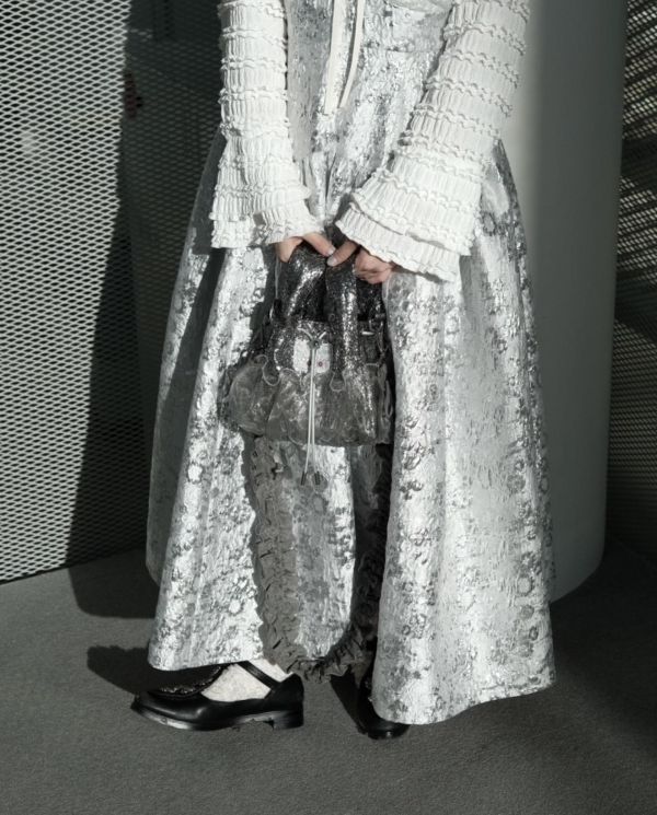 皮革水滴包-灰銀色（現貨） 