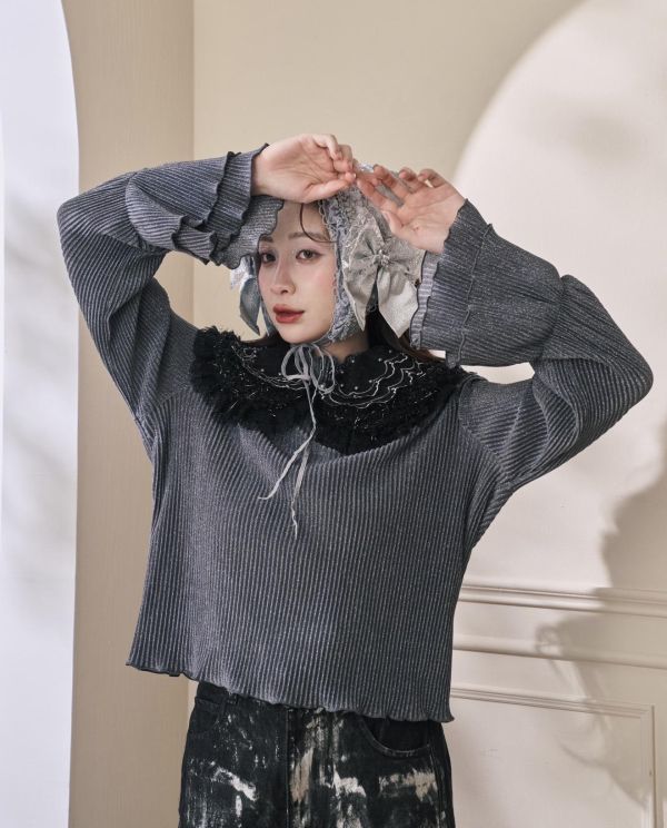 3色立體壓紋喇叭袖內搭（現貨） 