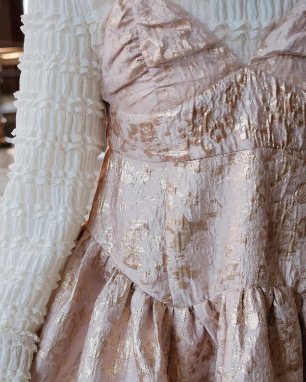 限定版提花2way吊帶洋裝-粉色（現貨） 