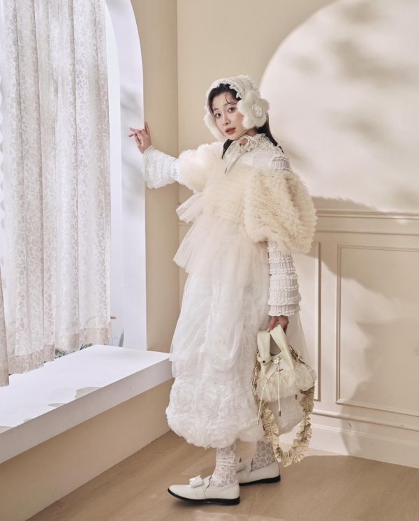 浪花透紗綁帶上衣-米色（現貨） 