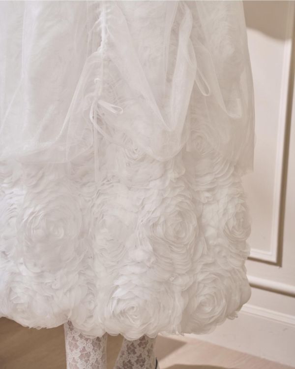 立體花朵紗雙層裙-白色（現貨） 