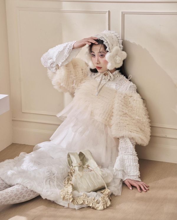 浪花透紗綁帶上衣-米色（現貨） 