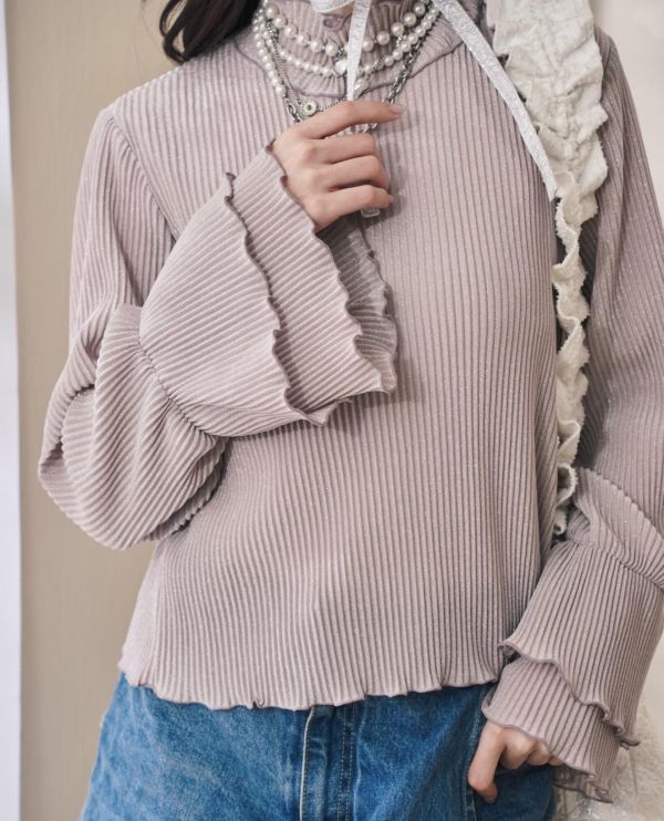 3色立體壓紋喇叭袖內搭（現貨） 