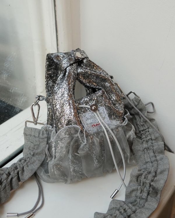 皮革水滴包-灰銀色（現貨） 