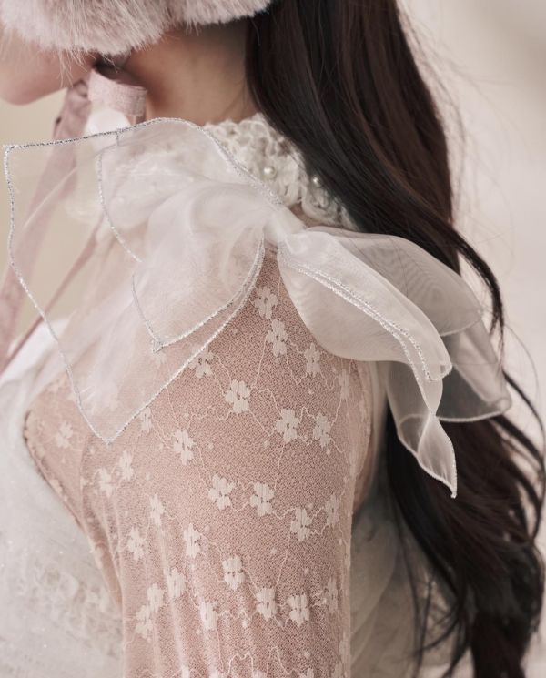 泡泡抽繩蝴蝶結背心-白色（現貨） 