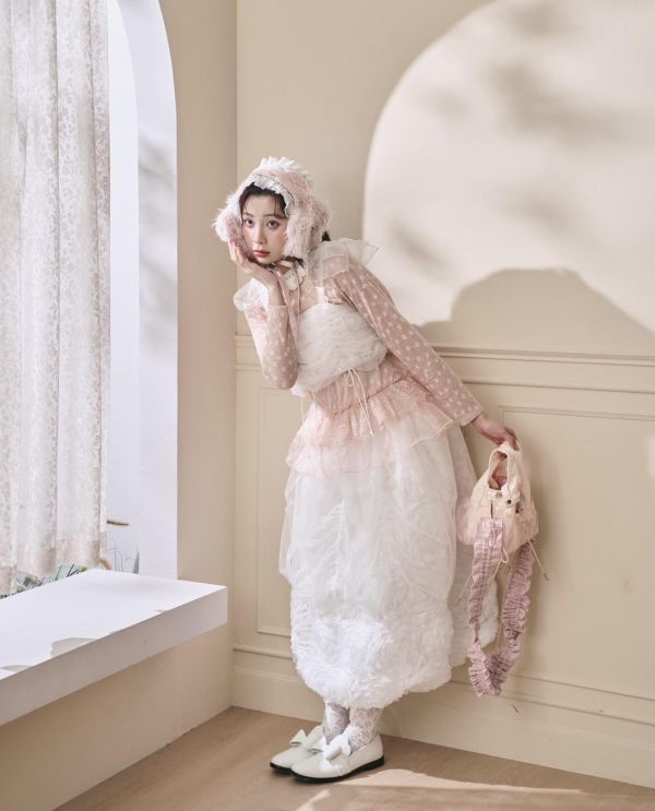 泡泡抽繩蝴蝶結背心-白色（現貨） 