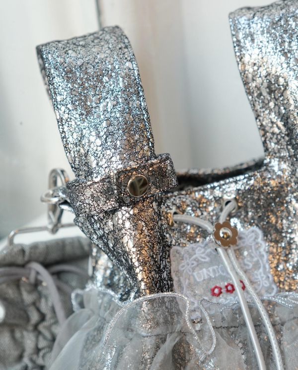 皮革水滴包-灰銀色（現貨） 