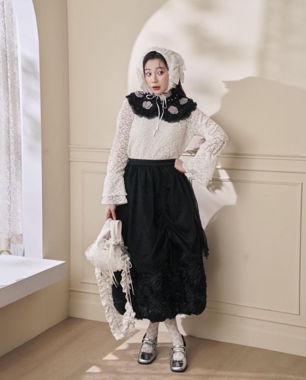 立體花朵紗雙層裙-黑色（現貨） 