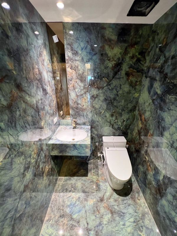 月之夜 薄板 品名：月之夜 薄板

規格：120x280x0.6CM (亮面)  

產地：義大利

模面：3種