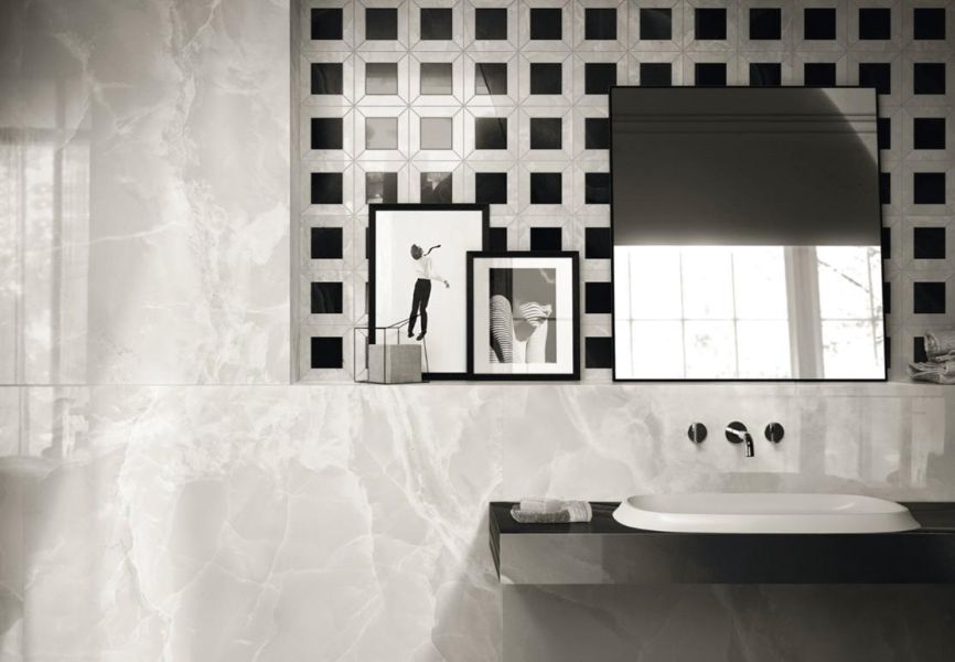 白玉水晶 薄板 品名：白玉水晶 薄板

規格：120x240x0.6CM    亮面 

厚度：0.6CM

產地：義大利

模面：6種