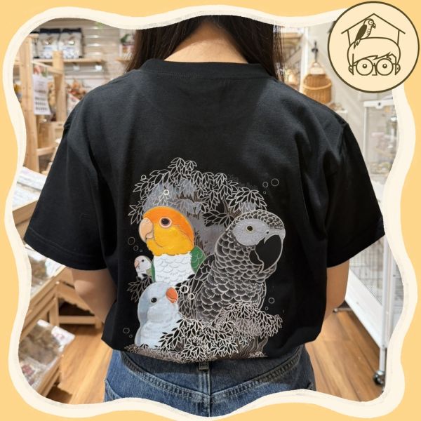 春夏新品-台製100%純棉水墨畫鸚鵡T恤【鸚鵡小木屋】 