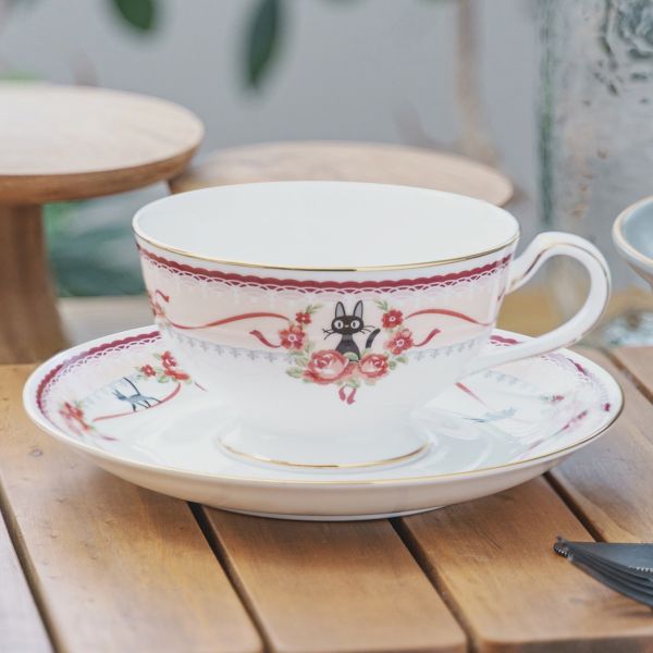 宮崎駿 魔女宅急便 骨瓷咖啡杯+盤～粉紅色 台南好玩.日本商品.日本正版.日本代購.日本雜貨.龍貓娃娃.宮崎駿周邊商品.魔女宅急便.神隱少女.無臉男.霍爾移動城堡.波妞.史努比.角落生物.拼圖.Peko牛奶妹.迪士尼.