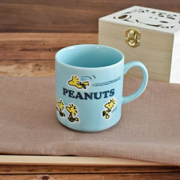 『日本製』PEANUTS史努比 馬克杯＋木盒-藍 台南好玩.日本商品.日本正版.日本代購.日本雜貨.龍貓娃娃.宮崎駿周邊商品.魔女宅急便.神隱少女.無臉男.霍爾移動城堡.波妞.史努比.角落生物.拼圖.Peko牛奶妹.迪士尼
