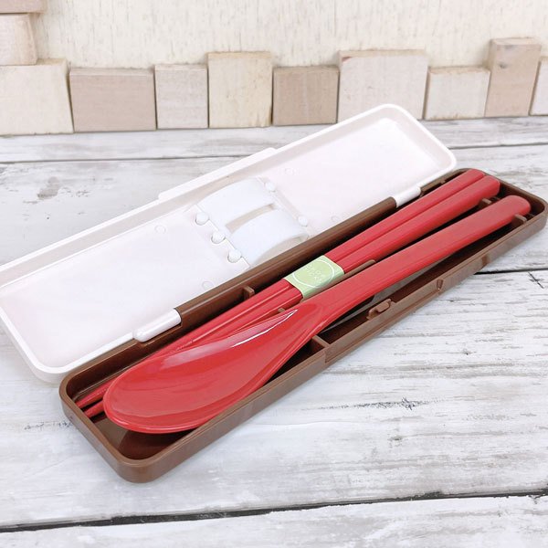 日本製 宮崎駿 魔女宅急便 攜帶環保筷/餐具組 台南好玩.日本商品.日本正版.日本代購.日本雜貨.龍貓娃娃.宮崎駿周邊商品.魔女宅急便.神隱少女.無臉男.霍爾移動城堡.波妞.史努比.角落生物.拼圖.Peko牛奶妹.迪士尼