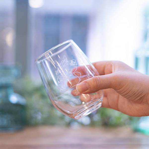 『日本製』Noritake龍貓玻璃杯～龍貓和橡果子 台南好玩.日本商品.日本正版.日本代購.日本雜貨.龍貓娃娃.宮崎駿周邊商品.魔女宅急便.神隱少女.無臉男.霍爾移動城堡.波妞.史努比.角落生物.拼圖.Peko牛奶妹.迪士尼.