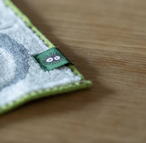 宮崎駿 龍貓系列小方巾 -灰龍貓 