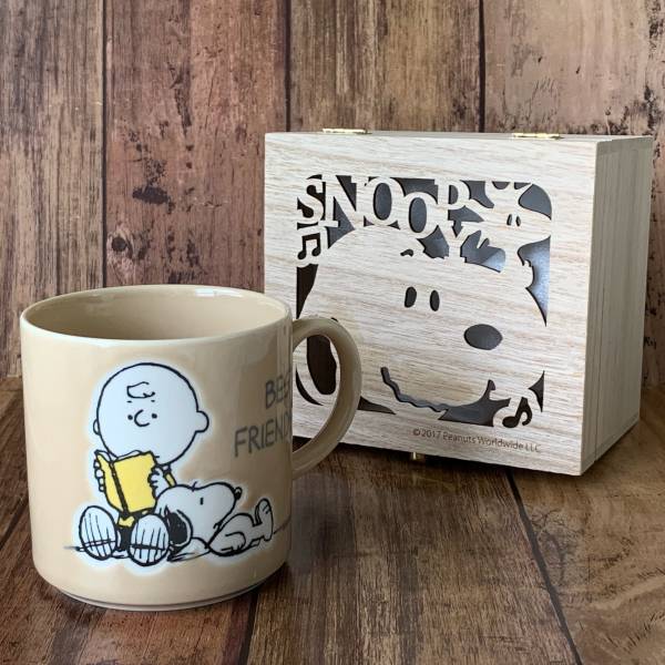 『日本製』PEANUTS史努比 馬克杯＋木盒-米色 台南好玩.日本商品.日本正版.日本代購.日本雜貨.龍貓娃娃.宮崎駿周邊商品.魔女宅急便.神隱少女.無臉男.霍爾移動城堡.波妞.史努比.角落生物.拼圖.Peko牛奶妹.迪士尼