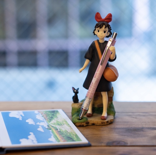 『日本製』宮崎駿 魔女宅急便 2倍旋轉自動鉛筆 台南好玩.日本商品.日本正版.日本代購.日本雜貨.龍貓娃娃.宮崎駿周邊商品.魔女宅急便.神隱少女.無臉男.霍爾移動城堡.波妞.史努比.角落生物.拼圖.Peko牛奶妹.迪士尼.