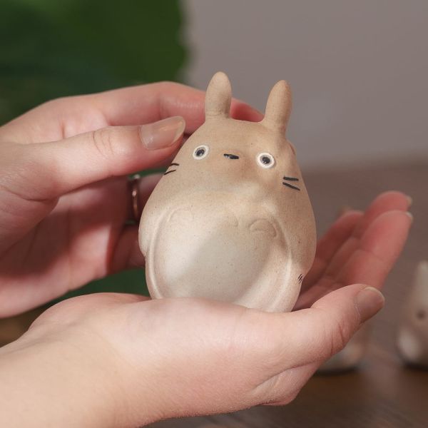 『日本製』宮崎駿 龍貓 信樂燒手工窯燒 擺飾 台南好玩.日本商品.日本正版.日本代購.日本雜貨.龍貓娃娃.宮崎駿周邊商品.魔女宅急便.神隱少女.無臉男.霍爾移動城堡.波妞.史努比.角落生物.拼圖.Peko牛奶妹.迪士尼