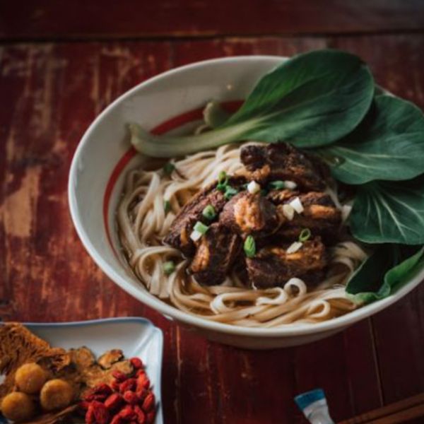 【牛肉麵嚐鮮組】清燉牛肉麵X1＋番茄牛肉麵X1＋香麻牛肉麵Ｘ1 牛肉麵,香麻,香麻牛肉麵,時寓,調理包,即食包,麻辣鍋,辣豆皮,中山區,台北,建國北路