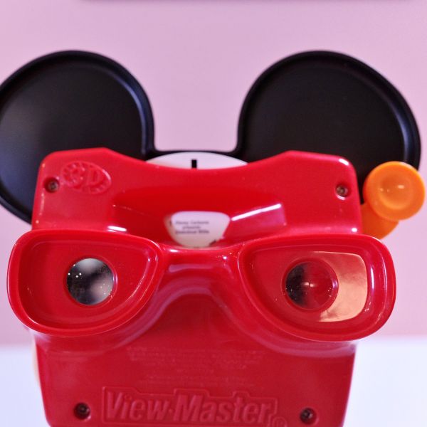 米奇造型看片器 View Master 全新預購！迪士尼100週年限定(已結束） 玩具,禮物,小孩,米奇,米老鼠,迪士尼,100週年,view master,看片器,復刻,3D,old about