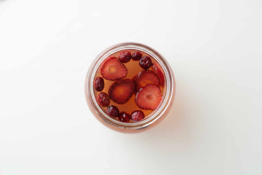 【愛上喝水】草莓蔓越莓綜合果乾水 - 10入 果乾水,果乾,解渴,夏天,無咖啡因,代替手搖飲,手搖飲,飲料,好喝的水,排便順暢,幫助代謝,維生素C,草莓,草莓果乾,蔓越莓,女性私密,果乾茶食譜,如何泡果乾茶,果乾茶自製方法,水果乾茶食譜,DIY果乾茶飲,果乾茶與蜂蜜食譜,健康果乾茶飲,自製果乾茶飲品,果乾茶加入檸檬食譜,果乾茶製作方法,果乾茶功效,果乾茶抗氧化,果乾茶促進消化,果乾茶養生,果乾茶增強免疫力,果乾茶抗疲勞,果乾茶美肌,果乾茶清熱