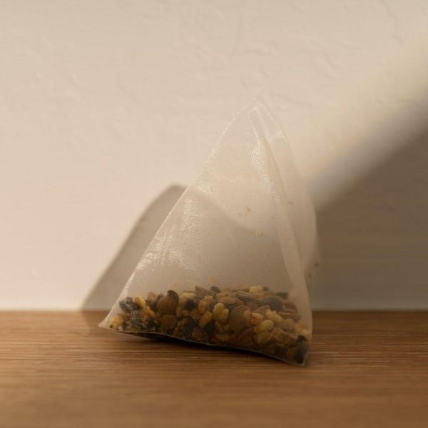 【告別水逆】水沏黑豆茶 - 12入 水沏黑豆茶、黑豆茶、黑豆水、無咖啡因茶飲、無糖茶飲、黑豆茶推薦、黑豆茶去水腫、黑豆茶濕氣、去腫脹飲品、冬天暖身茶、天然黑豆茶、低負擔健康飲