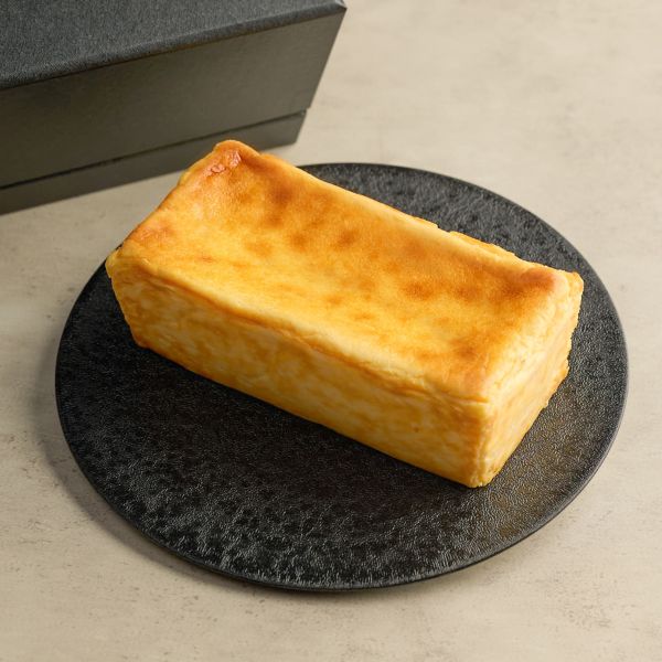 Ukai 北海道生乳酪蛋糕 北海道生乳捲, Hokkaido Roll Cake, 生乳捲, 北海道甜點, 北海道奶霜, 生乳蛋糕, 生乳捲推薦, 冷凍蛋糕, 精緻甜點, 下午茶蛋糕, 中秋蛋糕, 節慶蛋糕, 宅配甜點, 入口即化甜點, 乳酪蛋糕推薦, 送禮甜點, 節慶送禮, 蛋糕禮盒, 企業送禮, 送禮推薦, 創意蛋糕, 手工甜點, 高級甜點, 日式甜點, 十勝奶霜, 四葉乳酪, 奶香蛋糕, 精緻糕點, 團購甜點