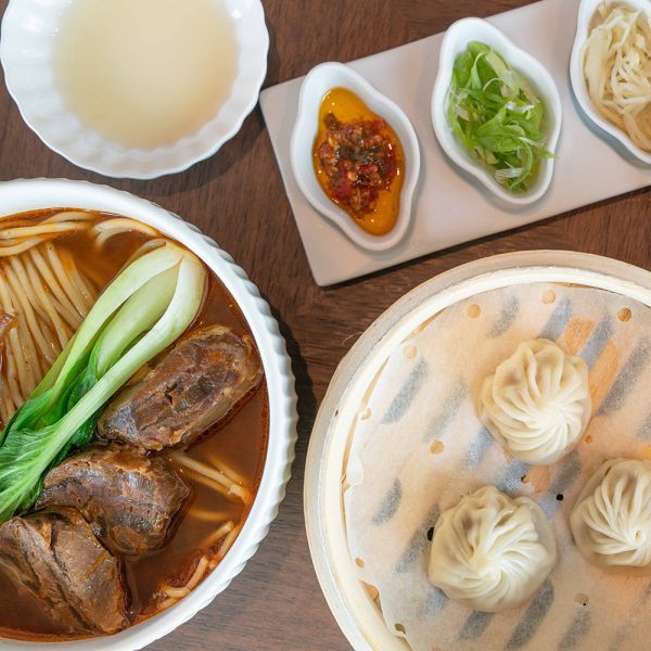 【贈品】2025 然一酒店 雲垂樓早午餐招待券5張與雲垂樓$300消費抵用券10張 