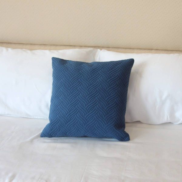LAMINA麻花條紋素色抱枕-藍 尺寸:45*45CM LAMINA麻花條紋素色抱枕-藍 尺寸:45*45CM