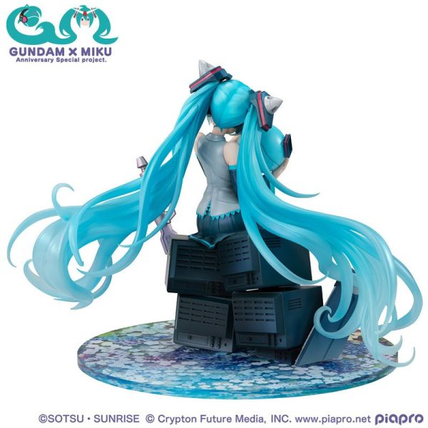 MegaHouse Lucrea 機動戰士鋼彈45週年 x 初音未來 初音未來 x 00鋼彈 PVC 1013 