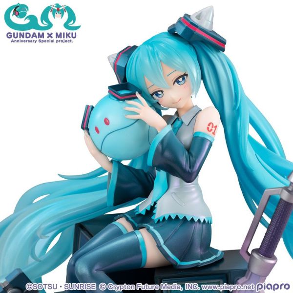 MegaHouse Lucrea 機動戰士鋼彈45週年 x 初音未來 初音未來 x 00鋼彈 PVC 1013 