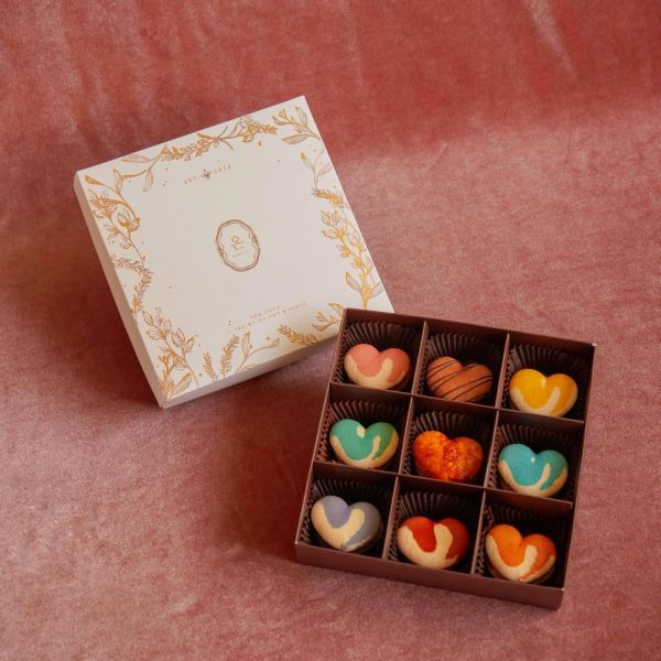 9入綜合胖卡龍禮盒（ 03 / 24寄出 ） 胖卡龍,烤布蕾,韓國馬卡龍,韓國胖卡龍,馬卡龍禮盒,宅配甜點,台南甜點,伴手禮,台南美食,滿月禮盒,喜餅