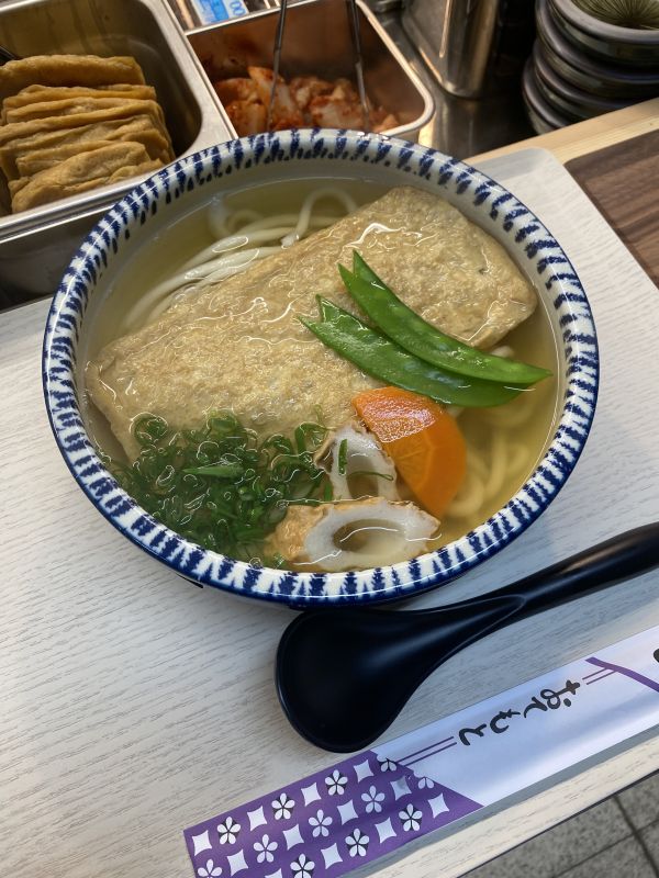 大嶼四國烏龍麵-2樓22攤 日本四國,讚歧烏龍麵,新鮮現做,每日現做,咖哩飯,咖哩烏龍麵,唐揚雞,天麩羅,牛番茄梅子漬,日本柚子蘿蔔漬,小黃瓜淺漬,川耳胡麻風味,澎湖七美大透抽炸物