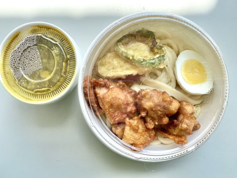 大嶼四國烏龍麵-2樓22攤 日本四國,讚歧烏龍麵,新鮮現做,每日現做,咖哩飯,咖哩烏龍麵,唐揚雞,天麩羅,牛番茄梅子漬,日本柚子蘿蔔漬,小黃瓜淺漬,川耳胡麻風味,澎湖七美大透抽炸物