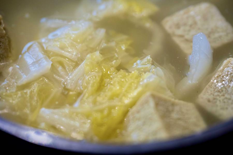 檸檬酸菜鍋 東北酸菜鍋,檸檬酸菜鍋,檸檬,酸菜鍋,酸菜