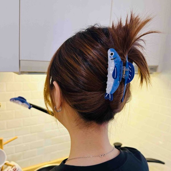 沙丁魚夾 你才奇怪,沙丁魚鯊魚夾,沙丁魚夾,個性抓夾,創意手握夾,後腦勺抓夾,卡通鯊魚夾,趣味馬尾夾,夾換裡物,聖誕禮物