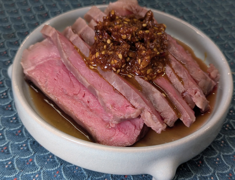 黑白切必須點盤肉﻿ 去點黑白切必須點盤肉﻿