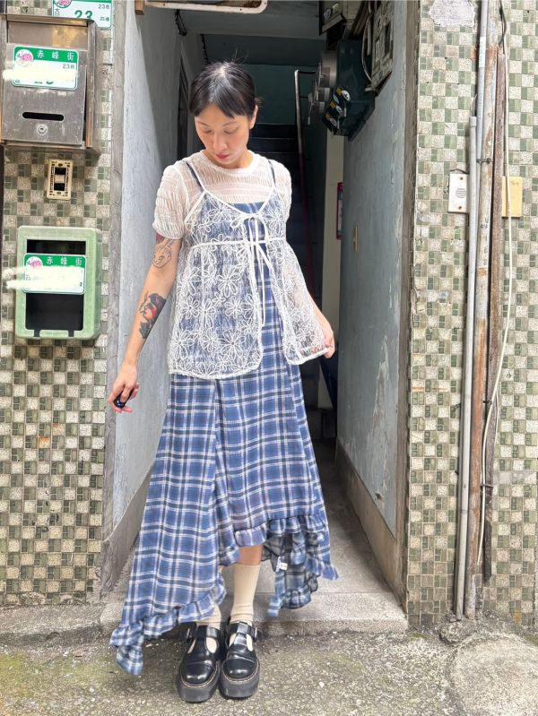 細閃亮片蕾絲刺繡花朵前綁帶背心 