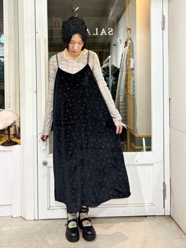 天鵝絨吊帶洋裝 