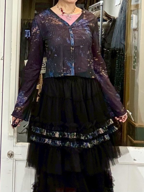 雲彩圖騰短版微透膚罩衫小外套 